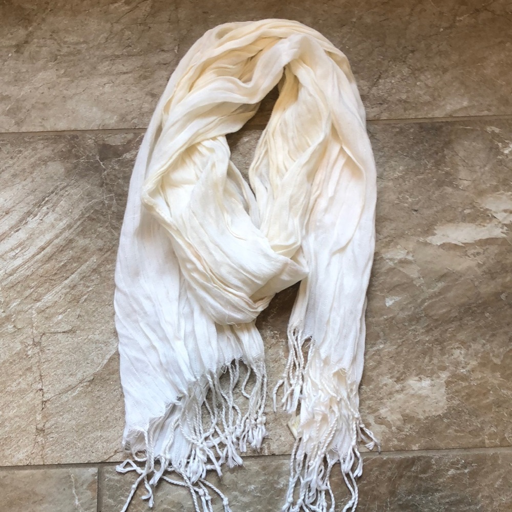 Girls White Scarf (One Size)